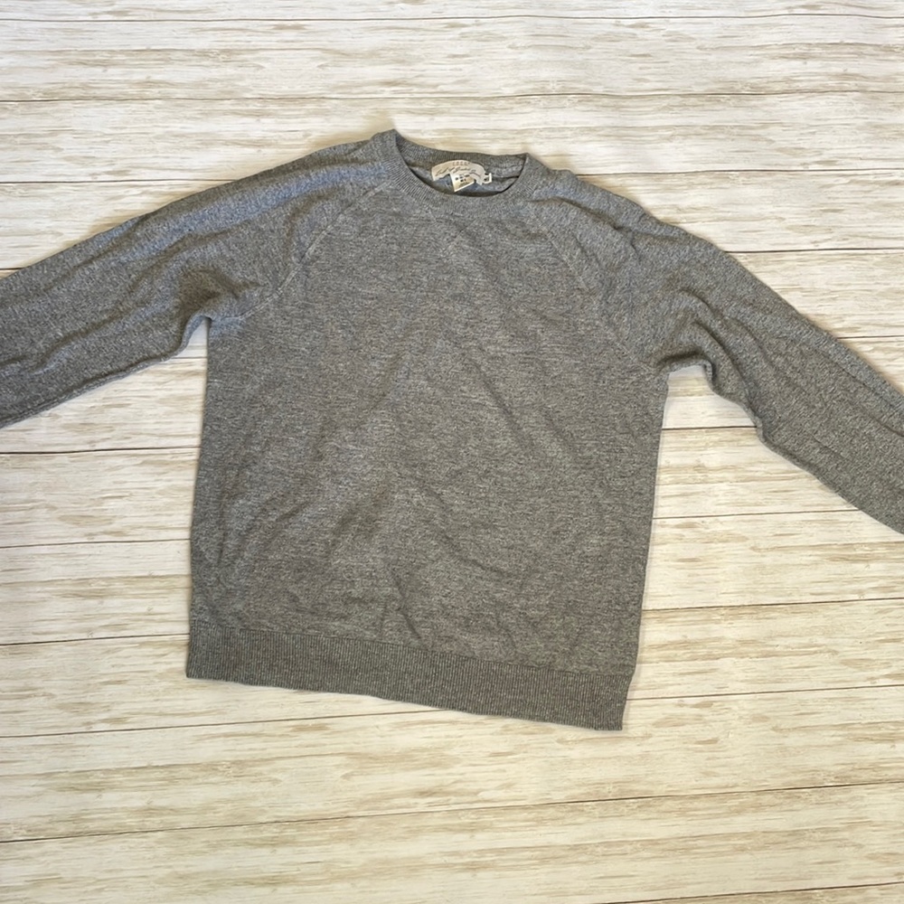 Mens grey long sleeve sweater